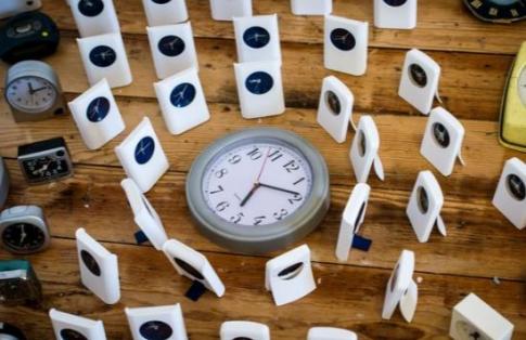 lots of clocks
